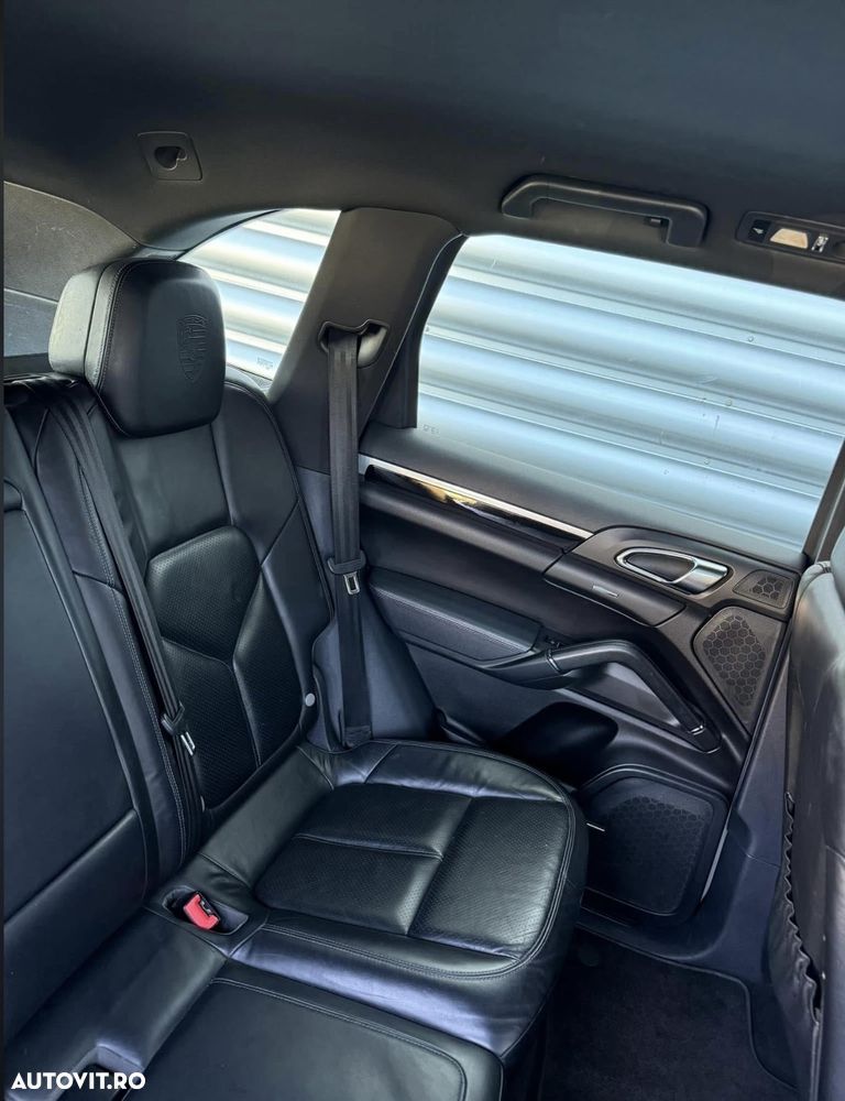 Porsche Cayenne - 22