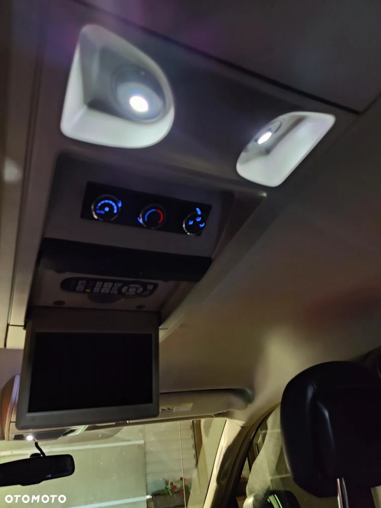 Chrysler Town & Country 3.6 Touring - 8