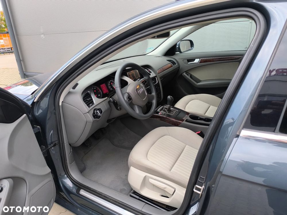 Audi A4 Avant - 16