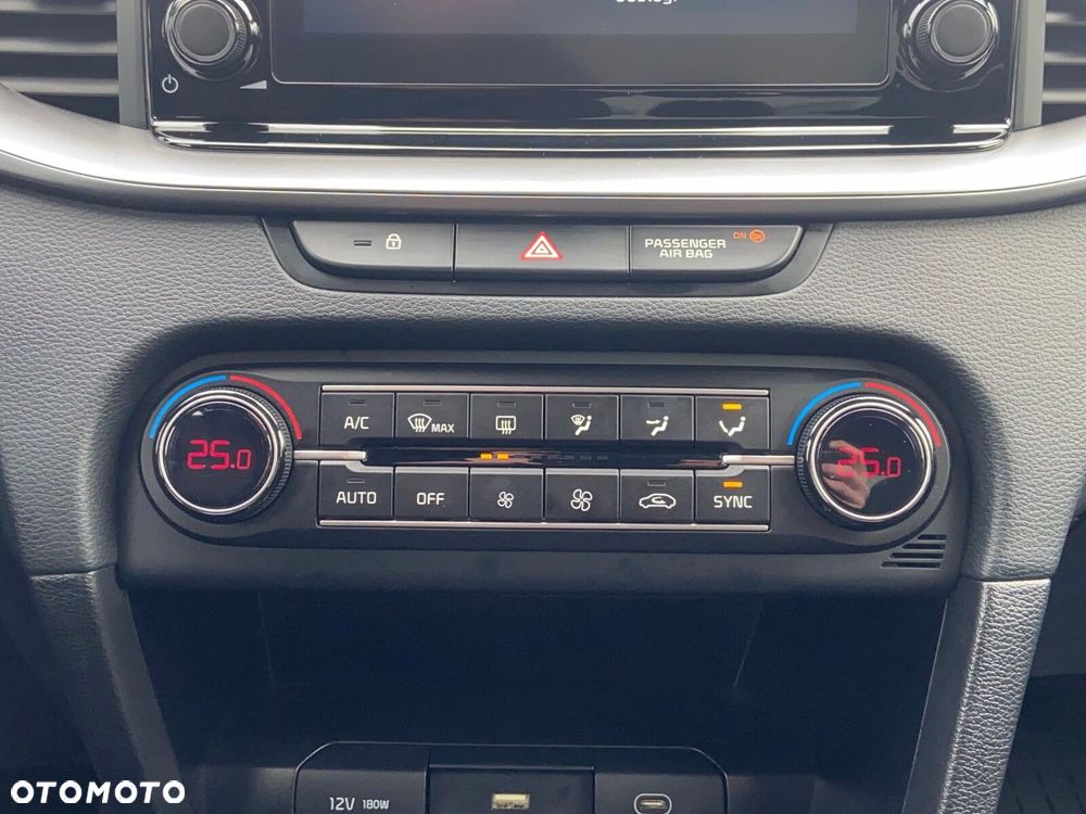 Kia XCeed 1.5 T-GDI M DCT - 24