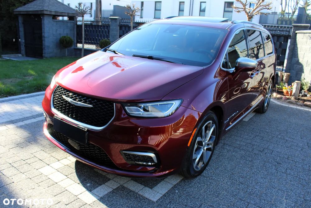 Chrysler Pacifica - 1