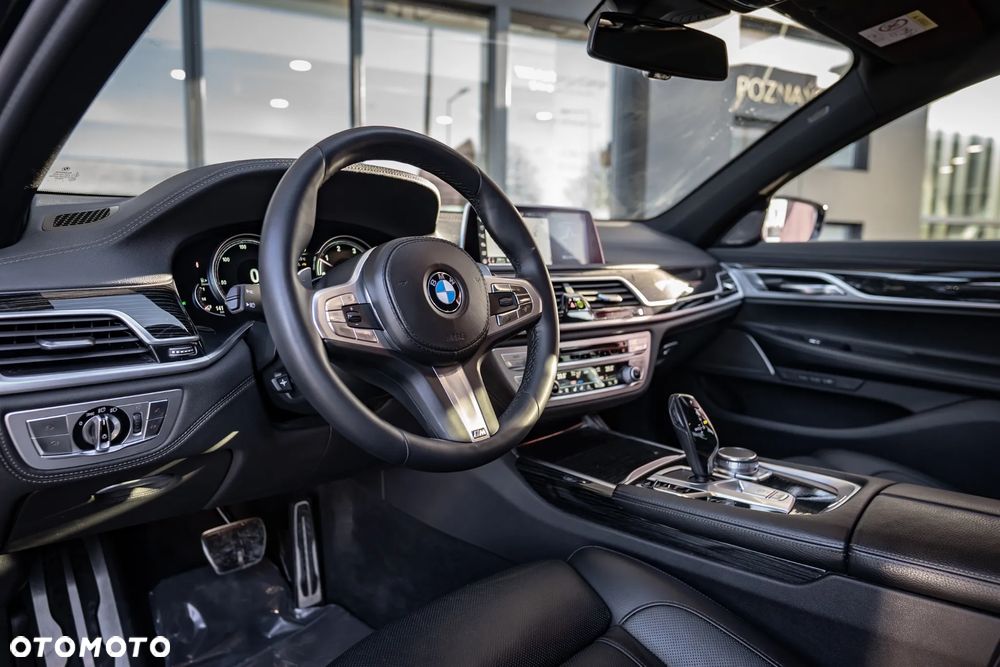 BMW Seria 7 740d xDrive sport - 23