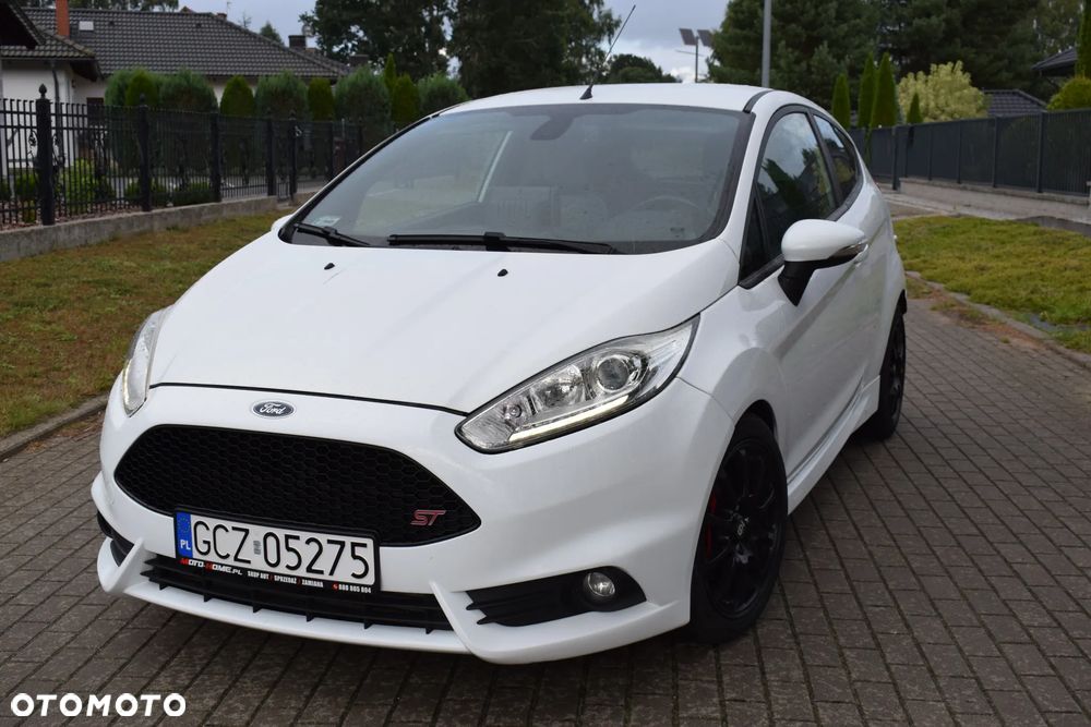 Ford Fiesta 1.6 EcoBoost mit Leder-Sport-Paket ST - 12