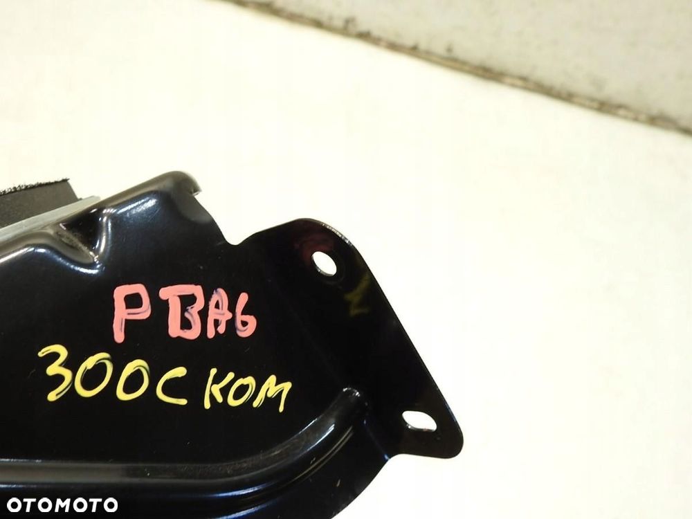 GŁOŚNIK BAGAŻNIKA PRAWY CHRYSLER 300C P05059063AC - 2