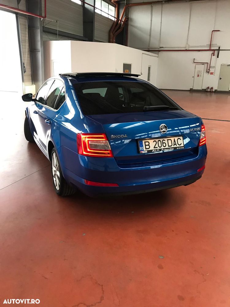 Skoda Octavia 1.6 TDI STYLE DSG - 3