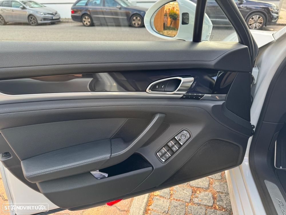 Porsche Panamera - 11