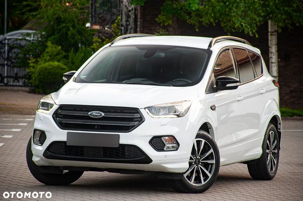 Ford Kuga 1.5 EcoBoost 2x4 ST-Line - 2