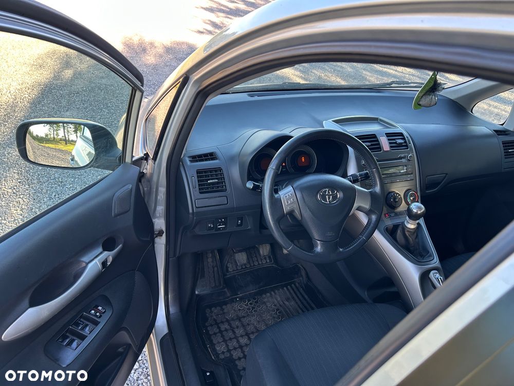 Toyota Auris 2.0 D-4D Sol - 10