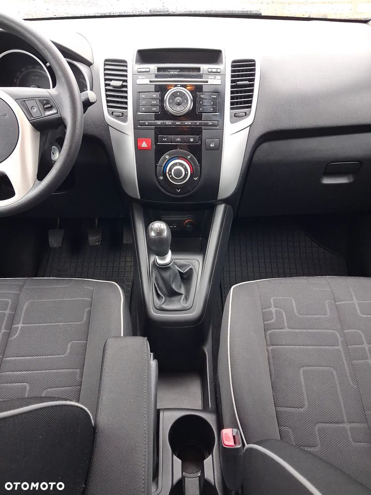 Kia Venga - 14