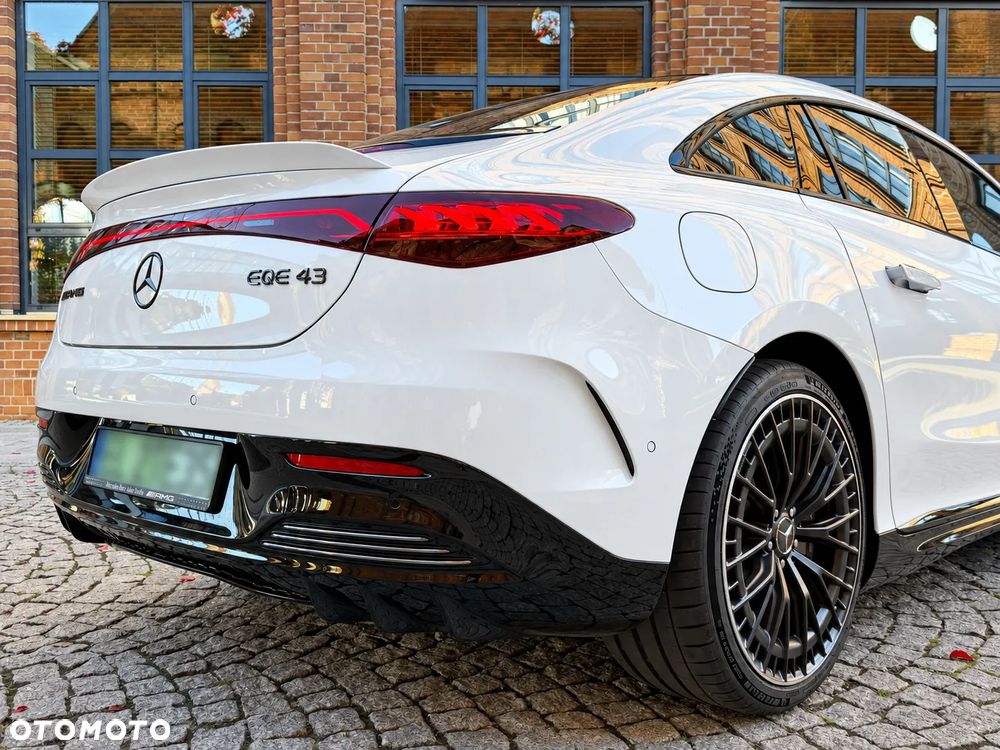 Mercedes-Benz EQE AMG 43 4Matic - 8