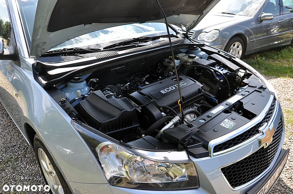 Chevrolet Cruze 1.6 LS+ - 29