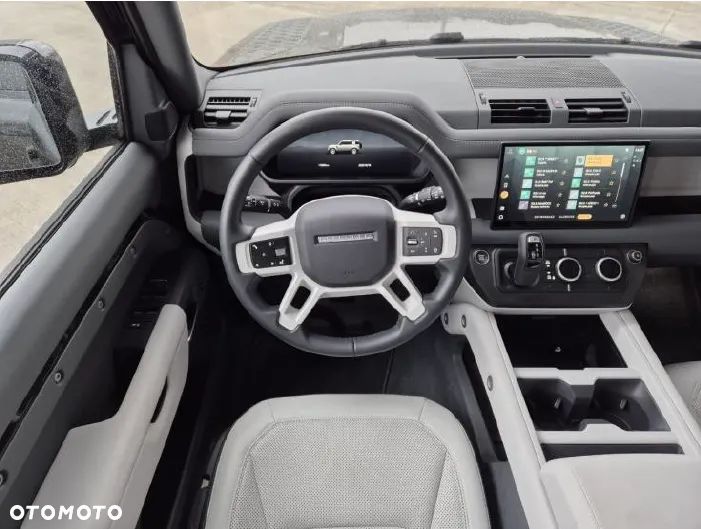 Land Rover Defender - 8