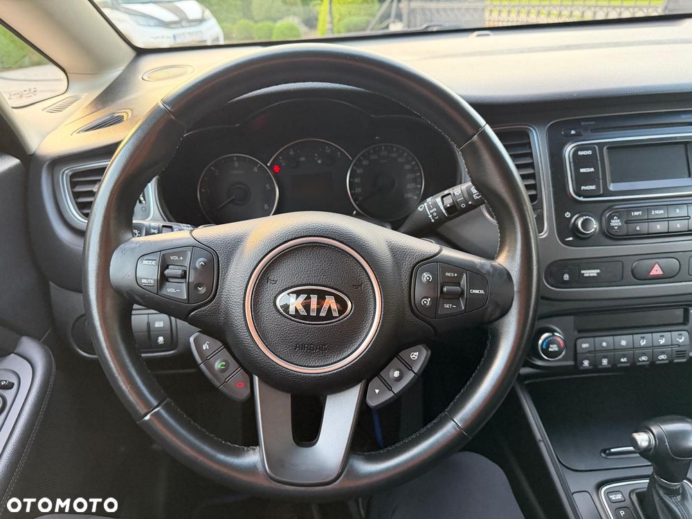Kia Carens 1.7 CRDi L 7os - 11