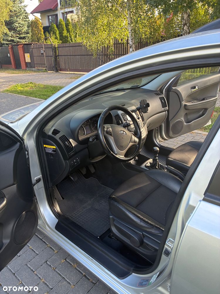 Hyundai i30 2.0 CRDi Premium - 14