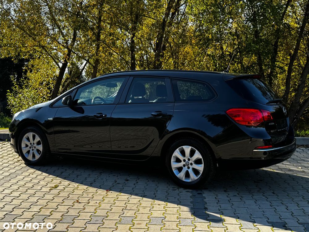 Opel Astra 2014 photo 3