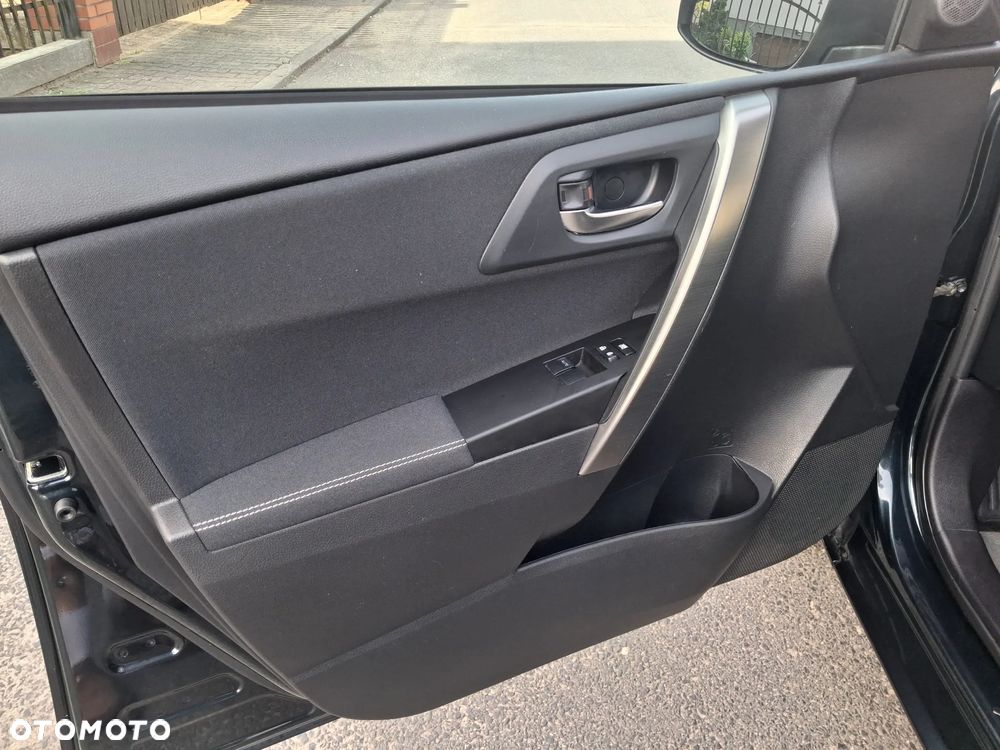 Toyota Auris 1.6 Executive - 16