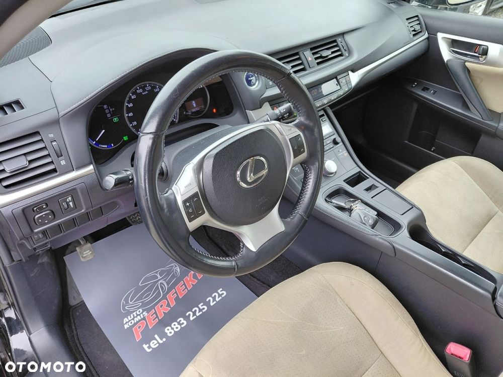 Lexus CT - 11