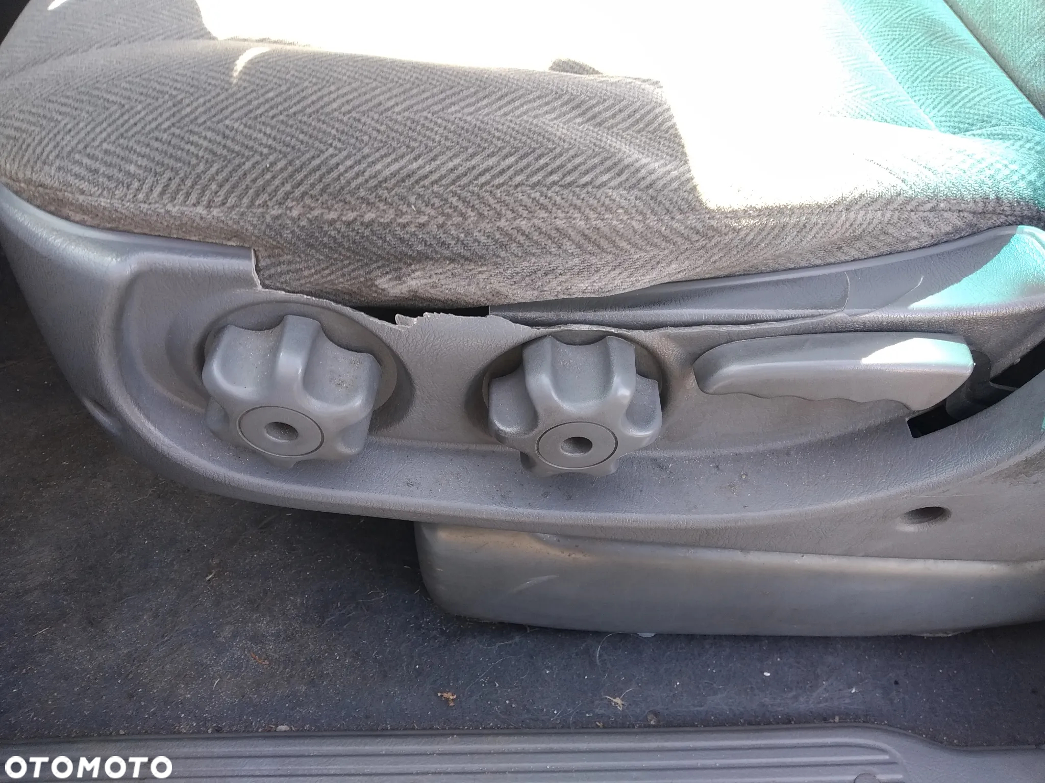 KIA CARNIVAL I LIFT 01 - 05 2.9 CRDI J3 - ALTERNATOR - 26