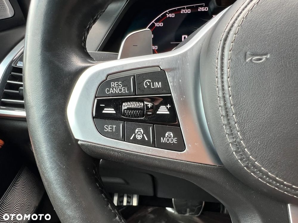 BMW X5 M M50d - 25