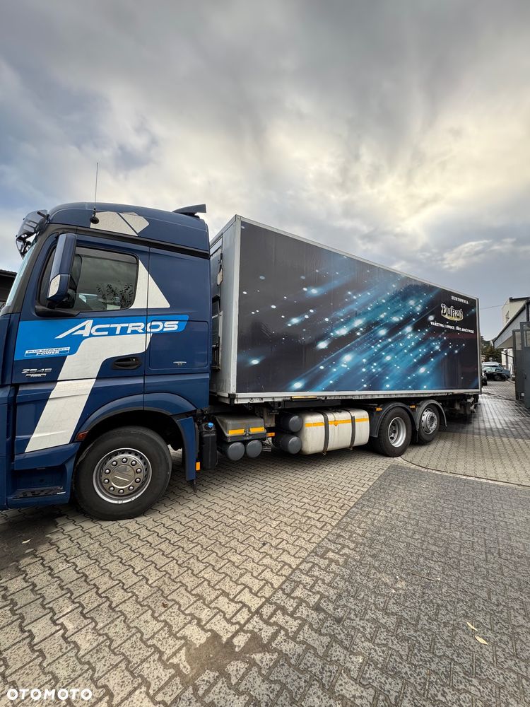 Mercedes-Benz Actros - 4