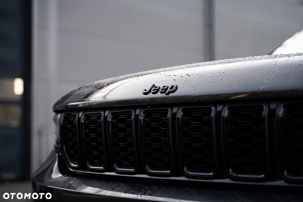 Jeep Grand Cherokee - 8