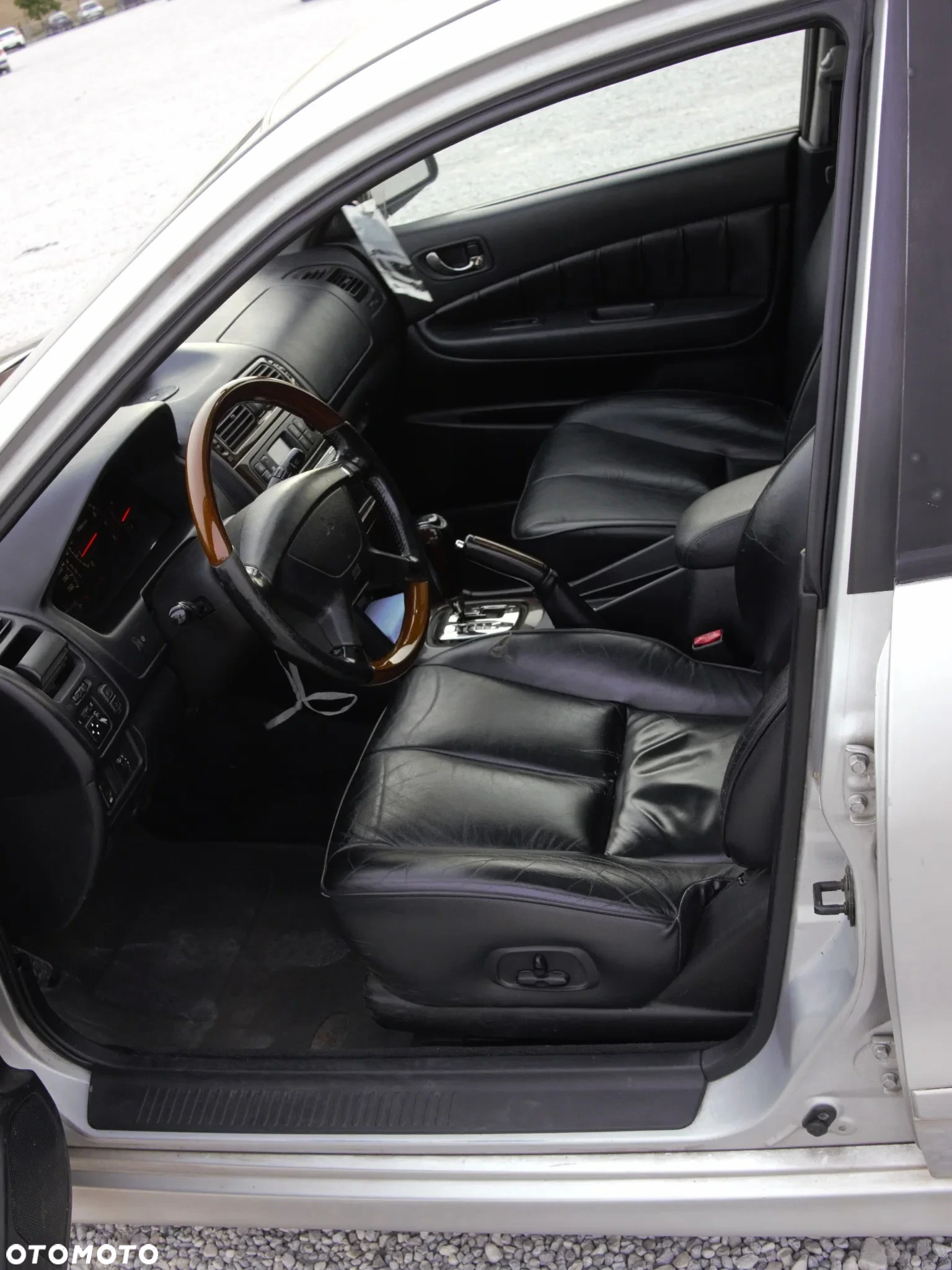 Mitsubishi Galant - 31