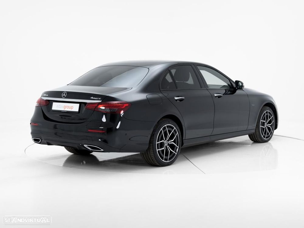 Mercedes-Benz E 300 de 4Matic 9G-TRONIC AMG Line - 3