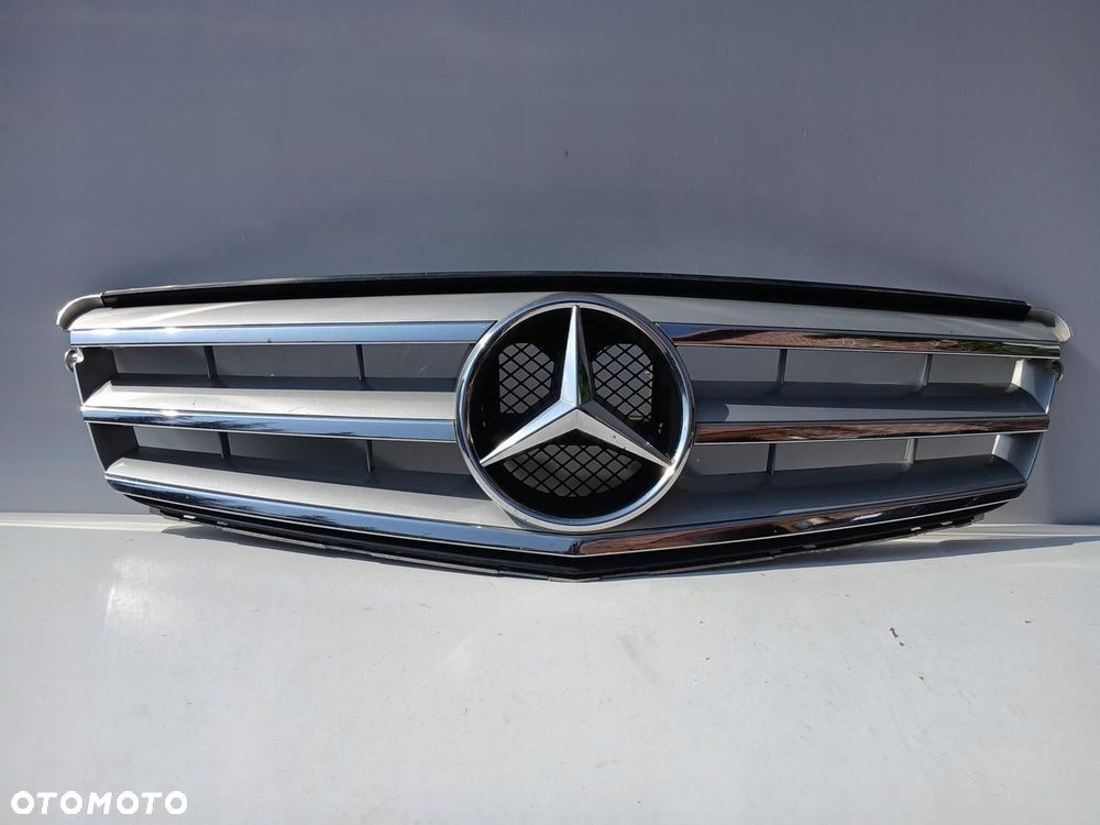 ATRAPA GRILL KRATKA MERCEDES W204 A2048800023 - 1