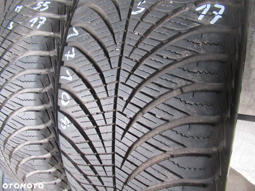 2x Goodyear Vector 4Seasons Gen2 235/55/17 nr.17108 - 2
