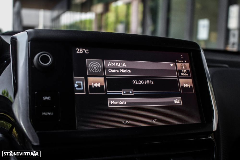 Peugeot 2008 1.2 PureTech Allure - 28