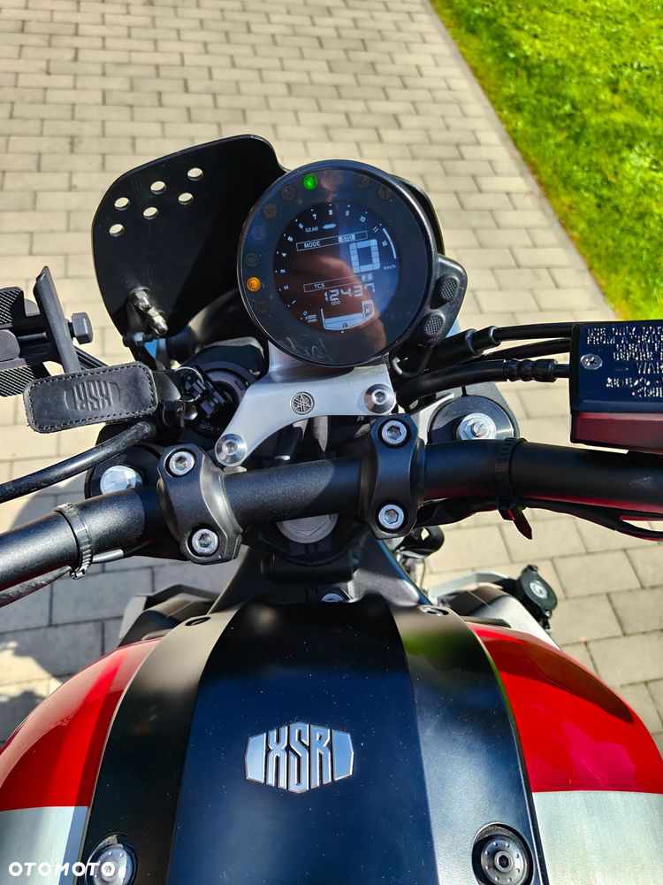 Yamaha XSR - 10