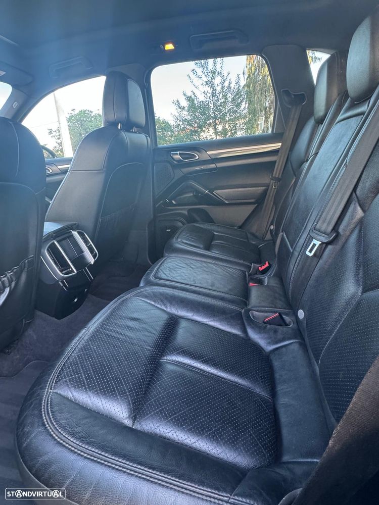 Porsche Cayenne - 19