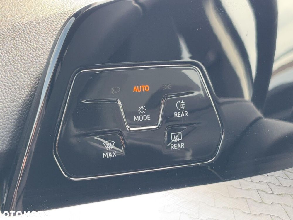 Volkswagen Golf 2.0 TDI Life - 17