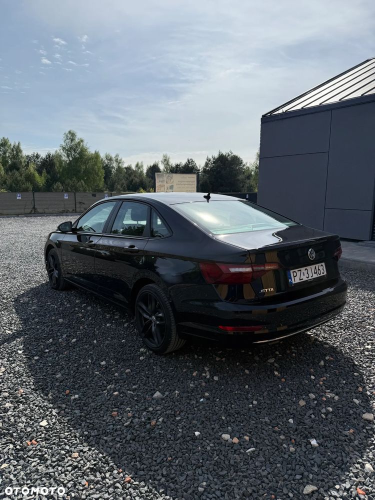 Volkswagen Jetta - 8