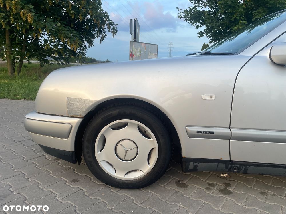 Mercedes-Benz Klasa E 240 Classic - 10