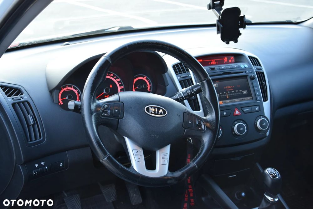 Kia Ceed 1.4 L - 5