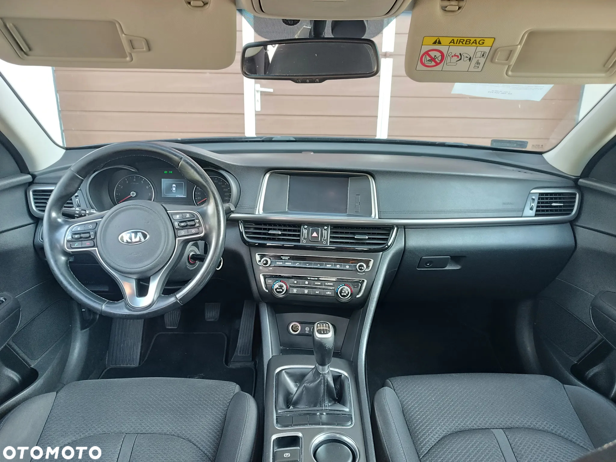 Kia Optima 2.0 M - 37