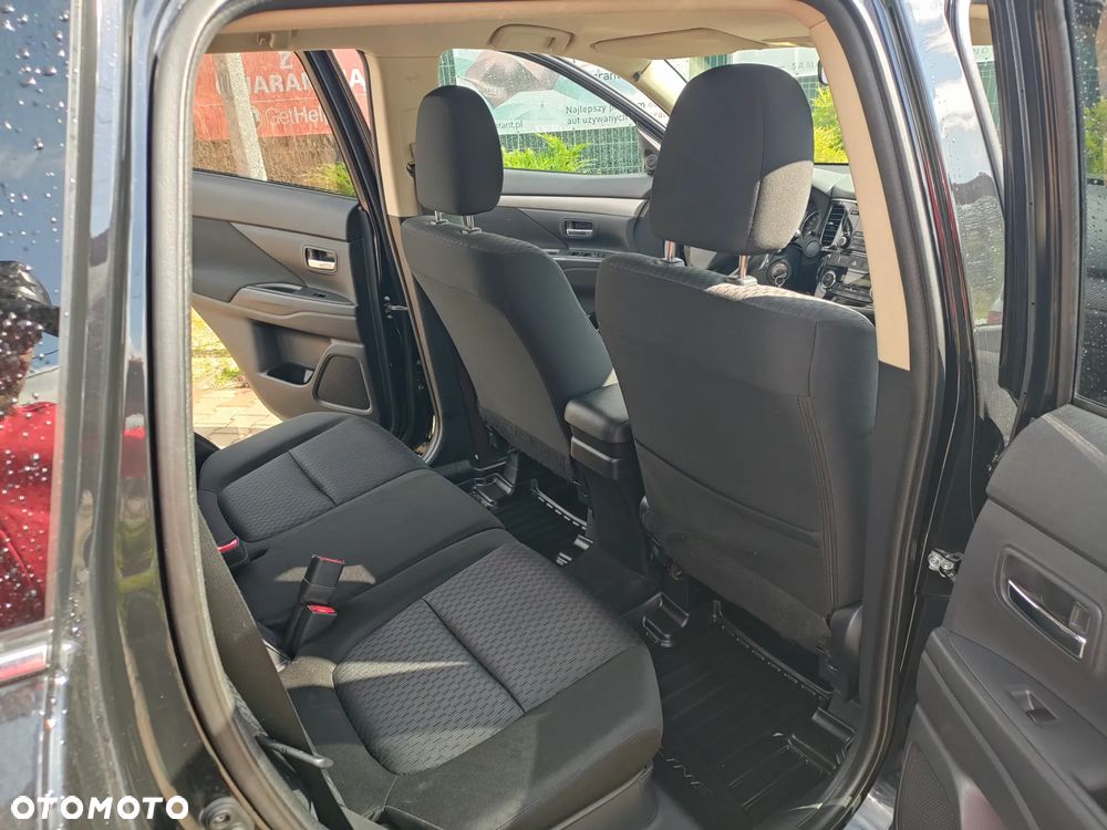 Mitsubishi Outlander 2.0 Intense - 18