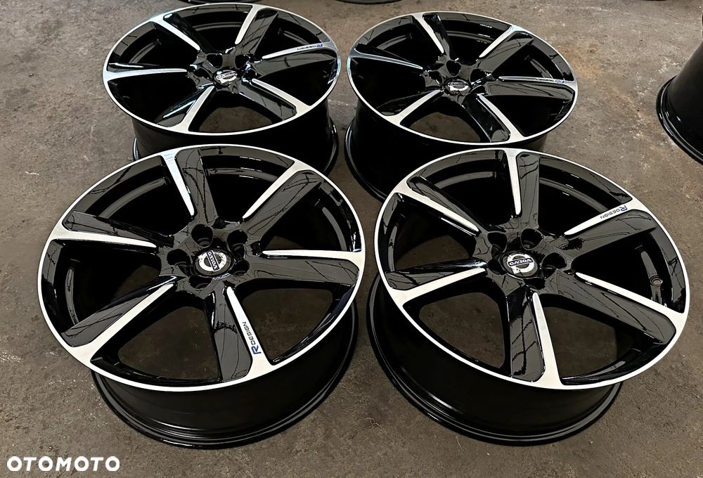 Volvo XC 90 XC 60 8J x 19 ET 42,5 4szt Felgi 31471604 31423021 - 2