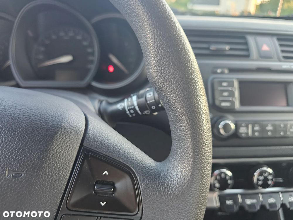 Kia Rio - 16