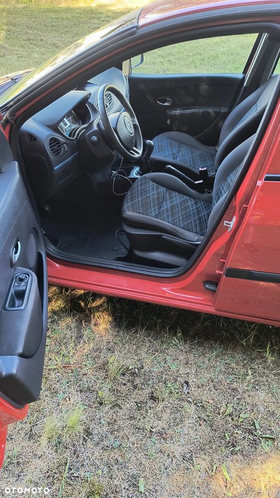 Renault Clio 1.2 16V Authentique - 16