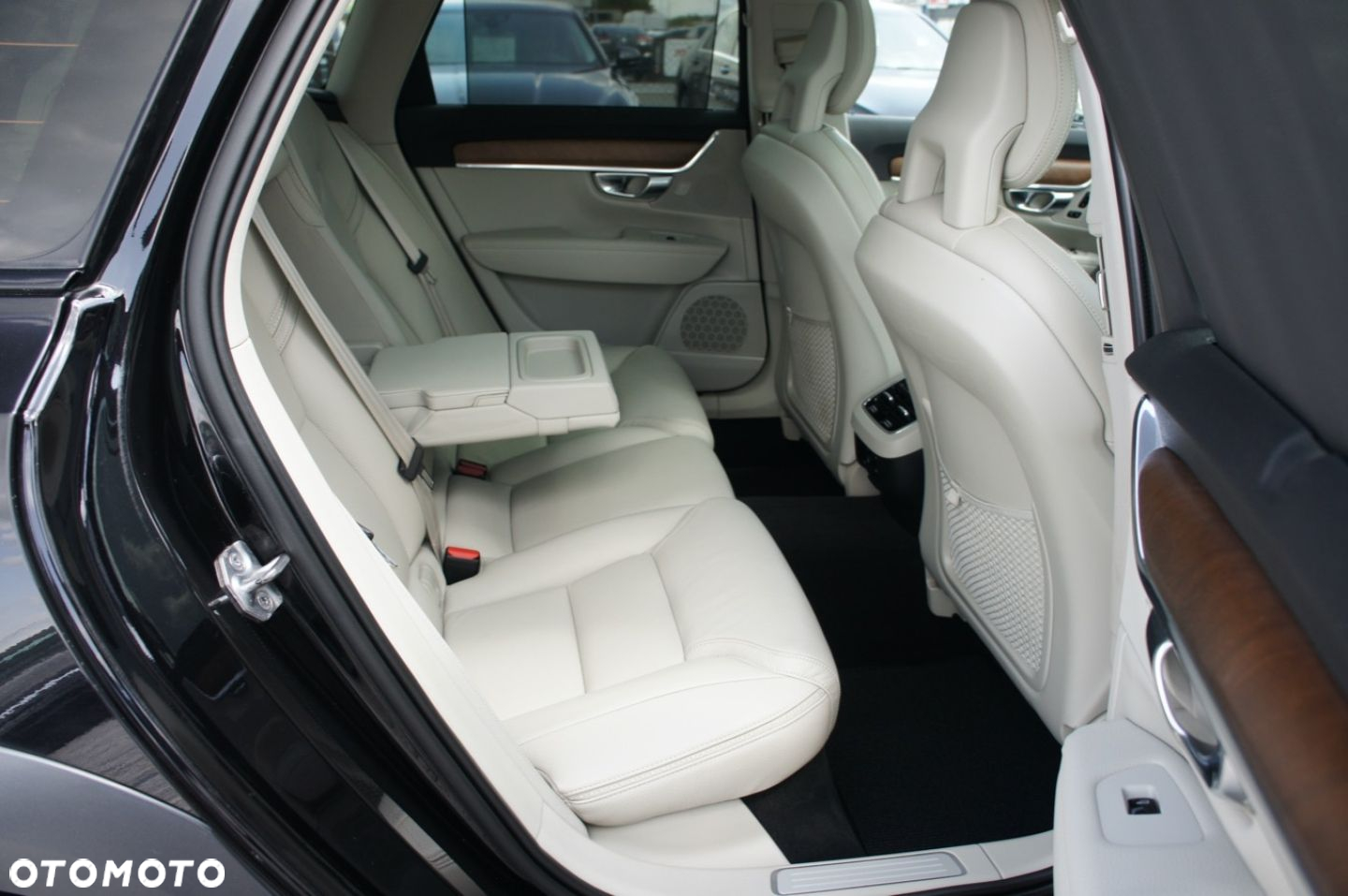Volvo V90 Cross Country - 22