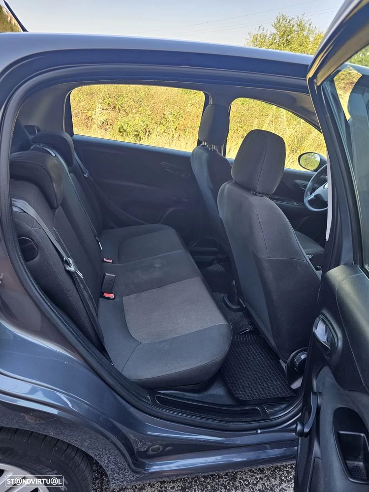 Fiat Punto 1.2 Lounge S&S - 17