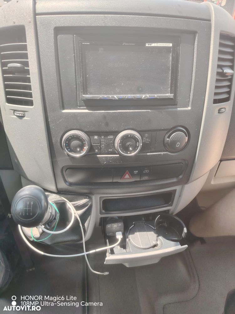 Mercedes-Benz SPRINTER - 8