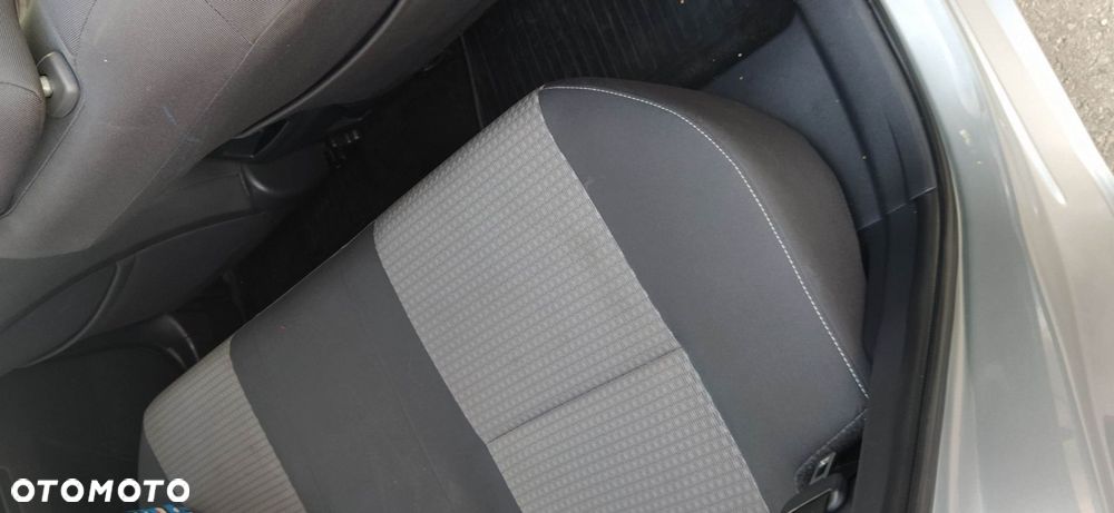 Toyota Auris 1.6 Selection - 16