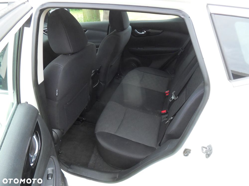 Nissan Qashqai 1.5 dCi DPF visia - 13