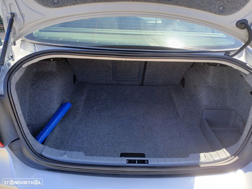 BMW 318 d DPF Edition Sport - 25