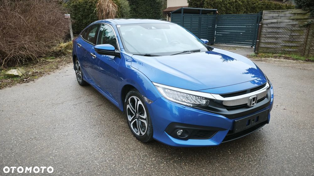 Honda Civic 1.5 i-VTEC Turbo CVT Elegance - 4