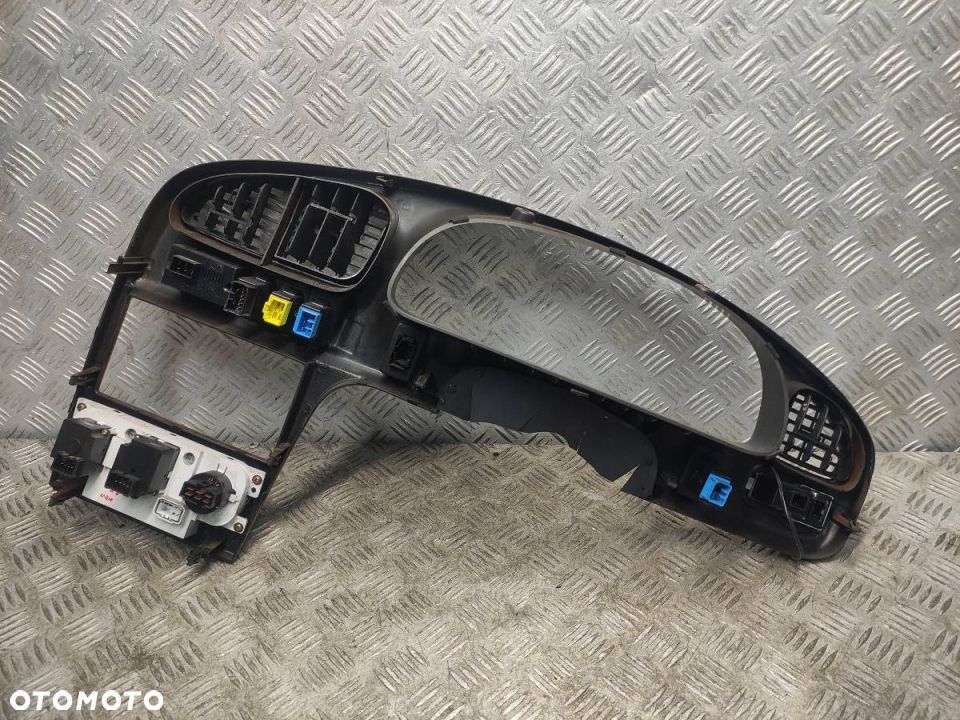 RAMKA KONSOLI ŚRODKOWEJ PANEL NAWIEWU SPECTRA I - 9