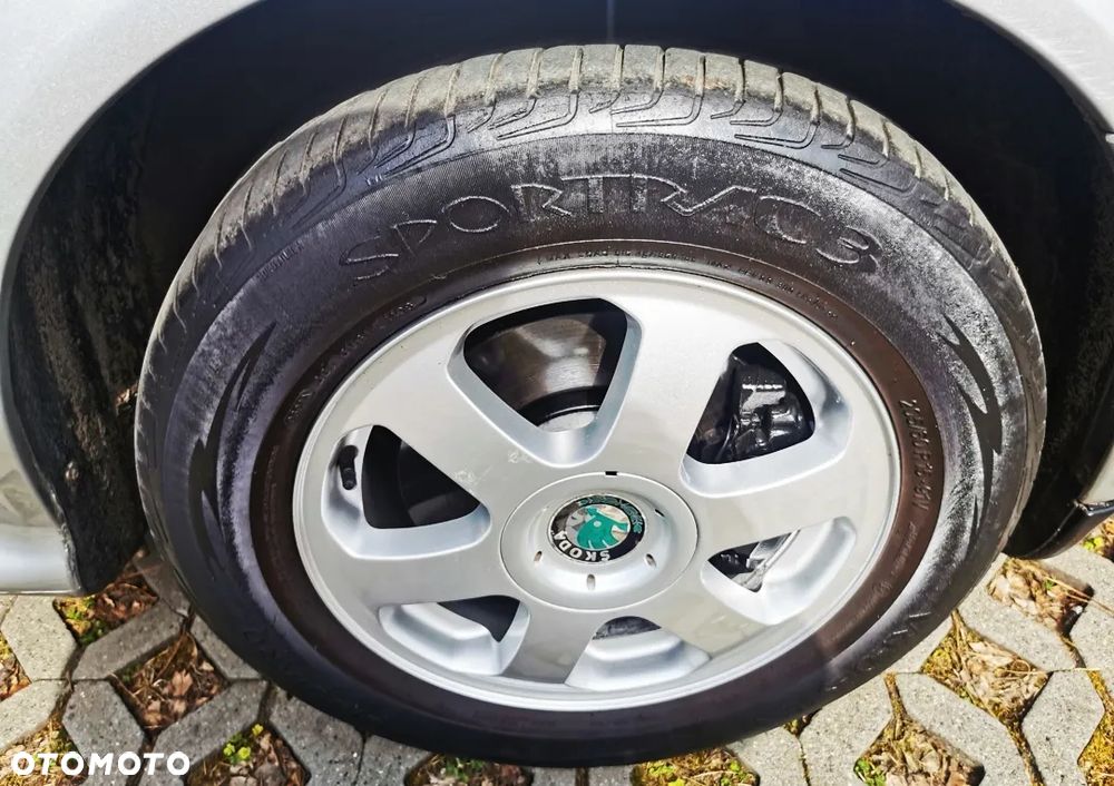 Skoda Octavia 1.8 T Combi Advance - 24